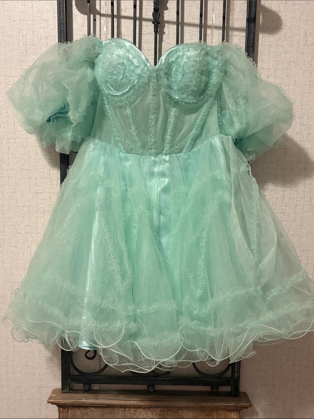 Off-Shoulder Mint Green Tulle Prom Dress with Puff Sleeves and Corset Bodice